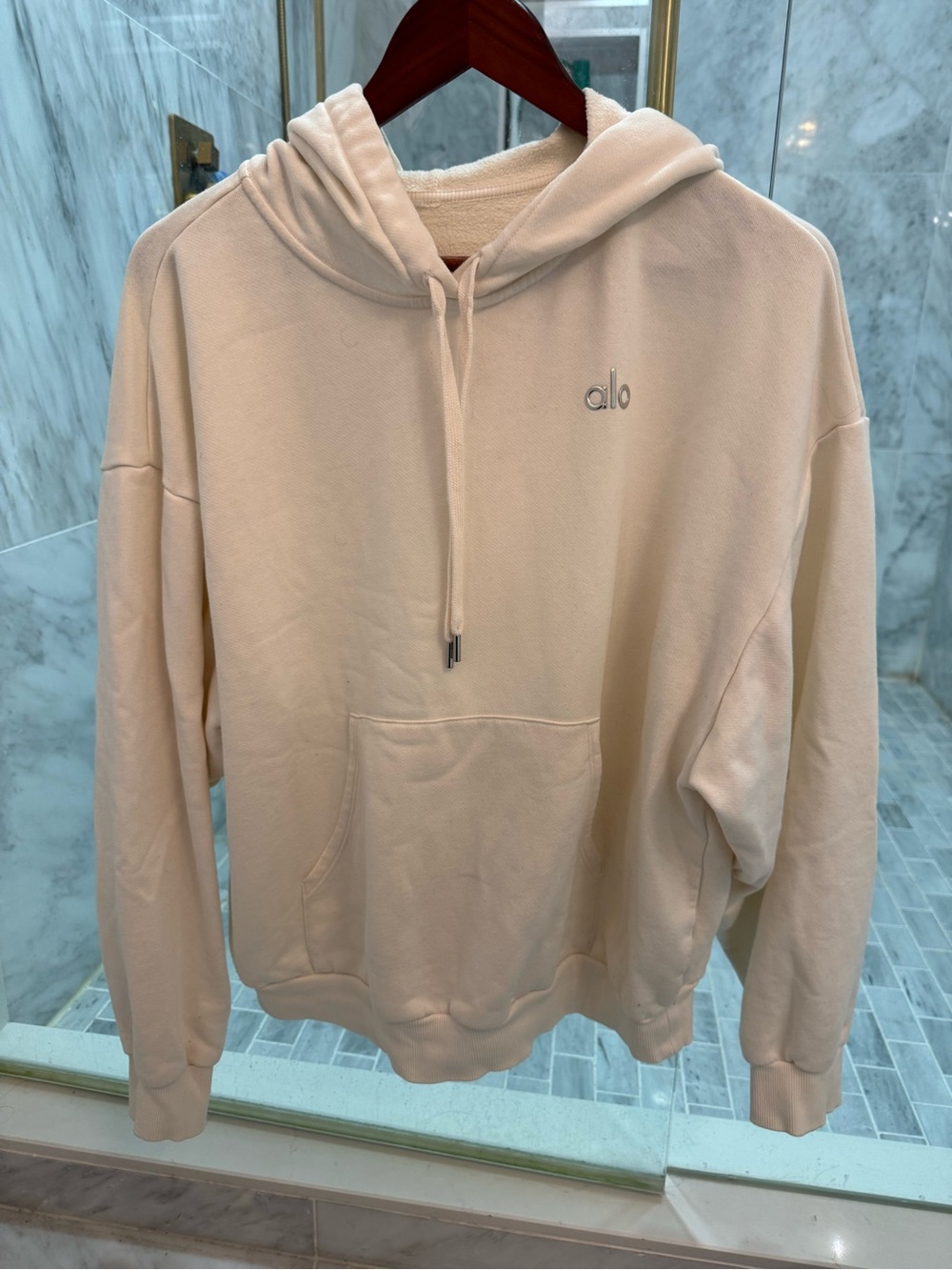 ALO Yoga Cream Pullover Hoodie with Subtle Logo
